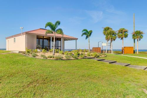 4 Mi to Golf Quiet Lake Wales Retreat in Frostproof 4 Mi to Golf Quiet Lake Wales Retreat in Frostproof