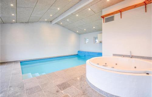 Swimming pool, Cozy Home In Ebeltoft With Sauna in Oer Strand Swimming pool, Cozy Home In Ebeltoft With Sauna in Oer Strand