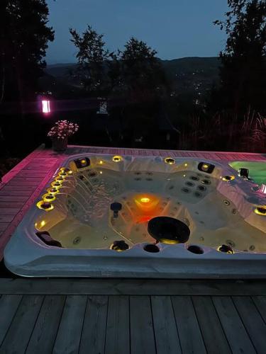 Panorama ski inn out, jacuzzi,Badstu in Norheimsund Panorama ski inn out, jacuzzi,Badstu in Norheimsund