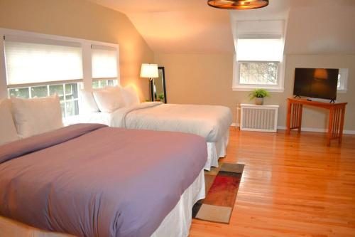 The House Hotels - Acadia Farms in Macedonia (OH) The House Hotels - Acadia Farms in Macedonia (OH)