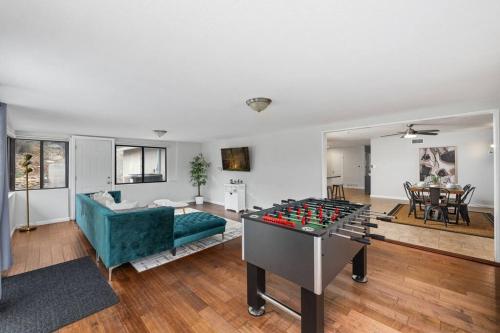 4 BR Home with Game Room! Family Friendly! Centrally Located! in Linda Vista 4 BR Home with Game Room! Family Friendly! Centrally Located! in Linda Vista