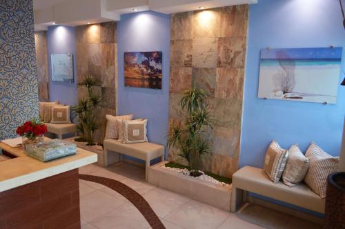 Entrance, Hotel HBlue Centro in La Paz Entrance, Hotel HBlue Centro in La Paz