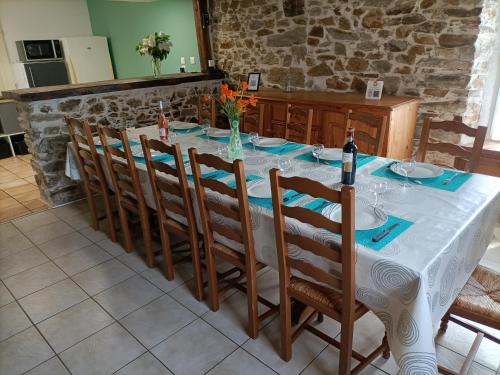 Közös társalgó / TV, Gite La Morinière, en Vendée (Gite La Moriniere, en Vendee) in Saint-Fulgent Közös társalgó / TV, Gite La Morinière, en Vendée (Gite La Moriniere, en Vendee) in Saint-Fulgent