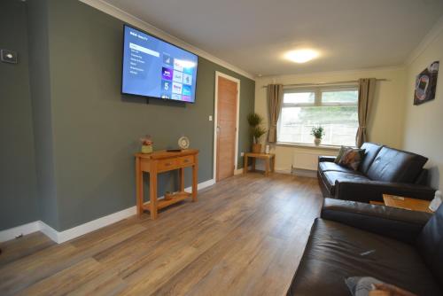 3 Bedrooms, Spacious, off road parking, Minimum 2 Nights in St. Helens 3 Bedrooms, Spacious, off road parking, Minimum 2 Nights in St. Helens