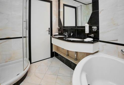 ห้องน้ำ, Lindgart Hotel Minden in มินเดิน ห้องน้ำ, Lindgart Hotel Minden in มินเดิน