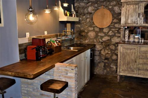 Μικρή Πέτρινη Μεζονέτα 2 (Μικρη Πετρινη Μεζονετα 2) in Polydrosos Μικρή Πέτρινη Μεζονέτα 2 (Μικρη Πετρινη Μεζονετα 2) in Polydrosos