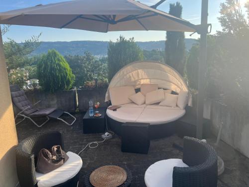 Erkély/terasz, Charmante Maisonnette avec grande terrasse vue sur la Limmat in Dietikon Erkély/terasz, Charmante Maisonnette avec grande terrasse vue sur la Limmat in Dietikon