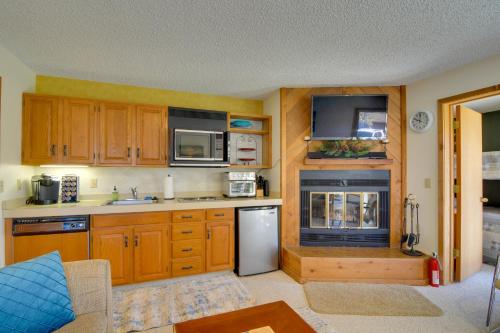 Schuss Mountain Resort Condo Steps to Golf! in Petoskey (MI) Schuss Mountain Resort Condo Steps to Golf! in Petoskey (MI)