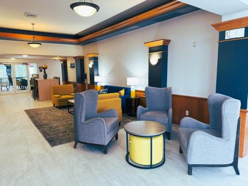 Vestíbulo, Comfort Inn & Suites Sheboygan I-43 in Sheboygan Vestíbulo, Comfort Inn & Suites Sheboygan I-43 in Sheboygan