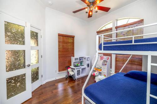 Spacious 4BR Home Away From Home at Avery Ranch!