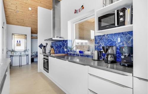 Cocina, 4 Bedroom Lovely Home In Hvide Sande in Hvide Sande Cocina, 4 Bedroom Lovely Home In Hvide Sande in Hvide Sande
