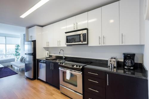 在meiguo.com看到的Dharma Home Suites JC at Paulus Hook的介绍图片