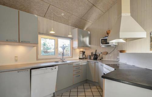 Kitchen, Nice Home In Glesborg With Sauna in Glesborg Kitchen, Nice Home In Glesborg With Sauna in Glesborg