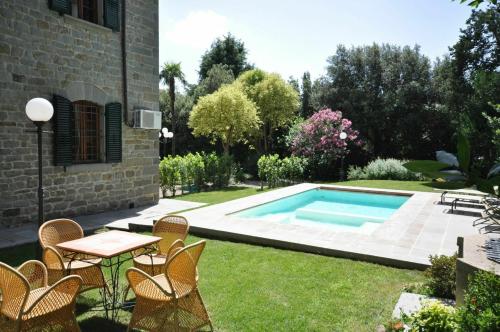 Kert, Villa Primula by PosarelliVillas in Camucia Kert, Villa Primula by PosarelliVillas in Camucia