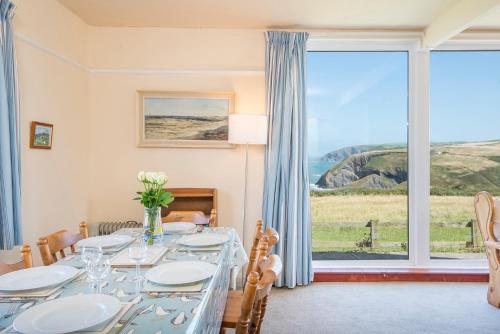 Létesítmények, Cnwc Y Wylan in Moylgrove Létesítmények, Cnwc Y Wylan in Moylgrove