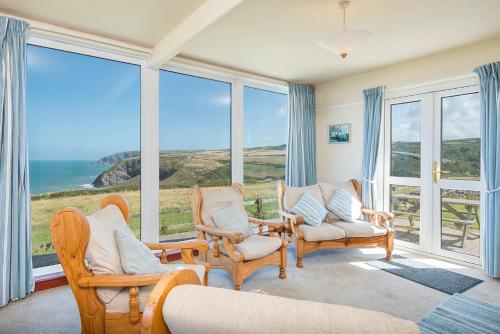 Létesítmények, Cnwc Y Wylan in Moylgrove Létesítmények, Cnwc Y Wylan in Moylgrove