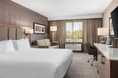 DoubleTree by Hilton Kitchener in Kitchener (ON) DoubleTree by Hilton Kitchener in Kitchener (ON)