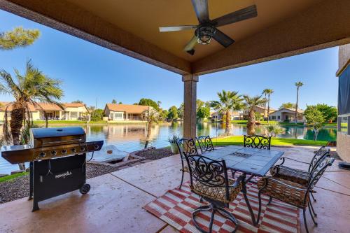 Private Patio and Grill Lakefront Chandler Home in ซันเลค Private Patio and Grill Lakefront Chandler Home in ซันเลค