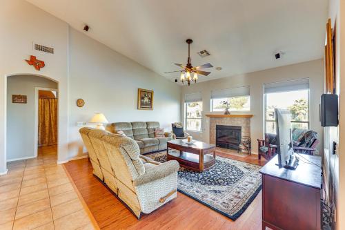 Private Patio and Grill Lakefront Chandler Home in ซันเลค Private Patio and Grill Lakefront Chandler Home in ซันเลค