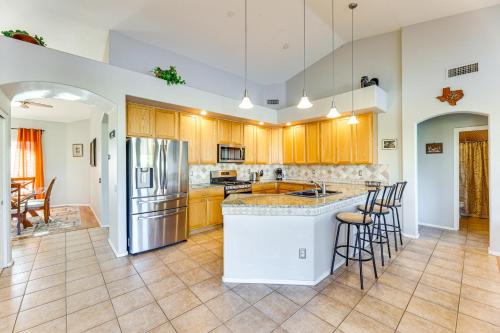 Private Patio and Grill Lakefront Chandler Home in ซันเลค Private Patio and Grill Lakefront Chandler Home in ซันเลค