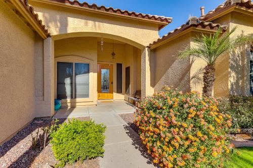 Private Patio and Grill Lakefront Chandler Home in ซันเลค Private Patio and Grill Lakefront Chandler Home in ซันเลค