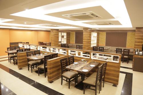 Restaurant, Rangalaya Royal Hotel in Vellore Restaurant, Rangalaya Royal Hotel in Vellore