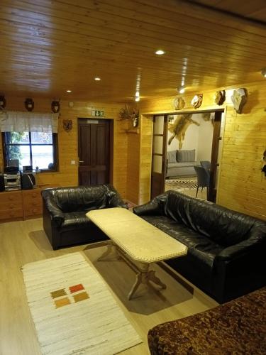 Közös társalgó / TV, Paepealse Guesthouse in Kullamaa Közös társalgó / TV, Paepealse Guesthouse in Kullamaa