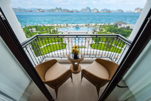 Balcony/terrace, Vinpearl Resort & Spa Ha Long in Hạ Long Balcony/terrace, Vinpearl Resort & Spa Ha Long in Hạ Long