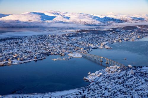Фасада на хотела, Radisson Blu Hotel Tromso in Тромсо Фасада на хотела, Radisson Blu Hotel Tromso in Тромсо