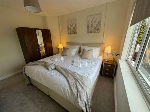 3 Bedroom House Sleeps 6 Free On-Street Parking in Westwood 3 Bedroom House Sleeps 6 Free On-Street Parking in Westwood