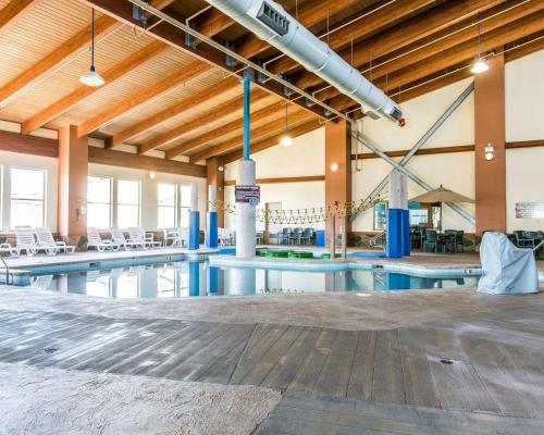Kolam renang, Big Horn Resort, Ascend Hotel Collection in Billings (MT) Kolam renang, Big Horn Resort, Ascend Hotel Collection in Billings (MT)