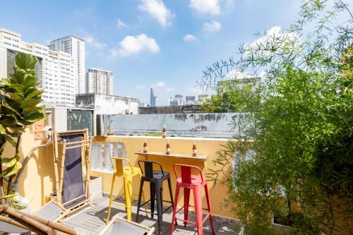 Vue extérieure, Saigon Authentic Hostel - FREE Alley Walking Tour, Fresh Daily Breakfast, Gym & Rooftop Billiard in Ho Chi Minh Vue extérieure, Saigon Authentic Hostel - FREE Alley Walking Tour, Fresh Daily Breakfast, Gym & Rooftop Billiard in Ho Chi Minh