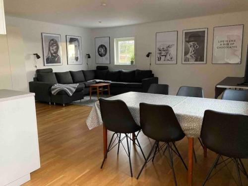 Tradgardshuset, havsnara och modernt in Skavkulla Tradgardshuset, havsnara och modernt in Skavkulla