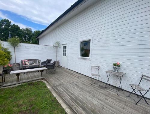 Tradgardshuset, havsnara och modernt in Skavkulla Tradgardshuset, havsnara och modernt in Skavkulla