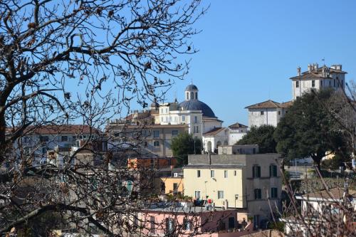 Vistas, Big Family in Ariccia Vistas, Big Family in Ariccia
