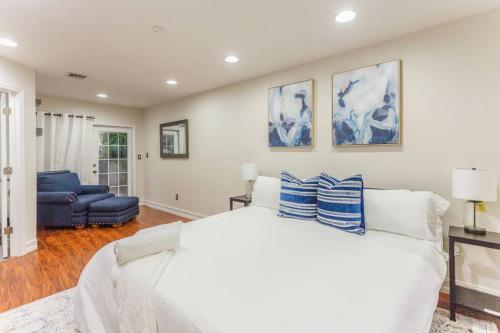 Private Oasis near Springs with King Bd and Pool Table in Apopka Private Oasis near Springs with King Bd and Pool Table in Apopka