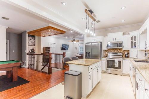 Private Oasis near Springs with King Bd and Pool Table in Apopka Private Oasis near Springs with King Bd and Pool Table in Apopka