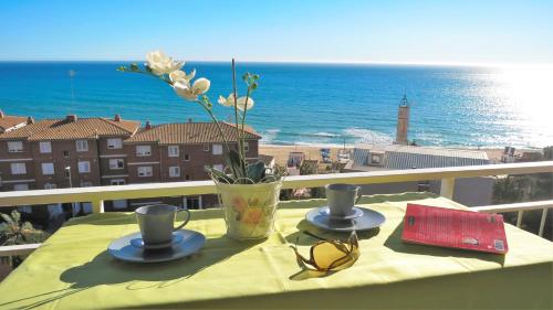 Balcó/terrassa, Bianca Seaview & Beach Apartment in Montgat Balcó/terrassa, Bianca Seaview & Beach Apartment in Montgat
