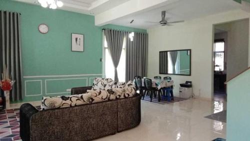 Al Baraqah Baiti Homestay Melaka with Garden Pool in Durian Tunggal Al Baraqah Baiti Homestay Melaka with Garden Pool in Durian Tunggal