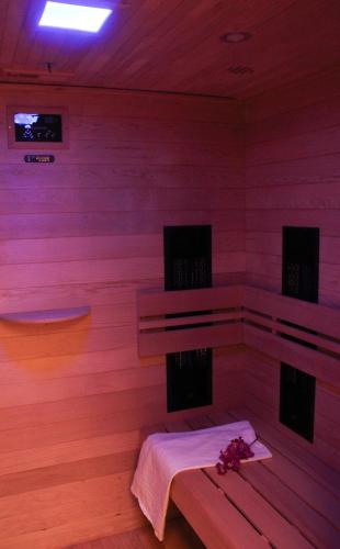 Wellness Tajemství Lucy (Wellness Tajemstvi Lucy) in มิโรซแฟ Wellness Tajemství Lucy (Wellness Tajemstvi Lucy) in มิโรซแฟ