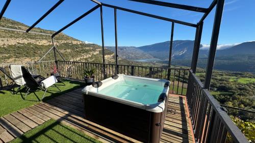Hot tub, Cal Foraster - Casa Rural in Barbastro Hot tub, Cal Foraster - Casa Rural in Barbastro