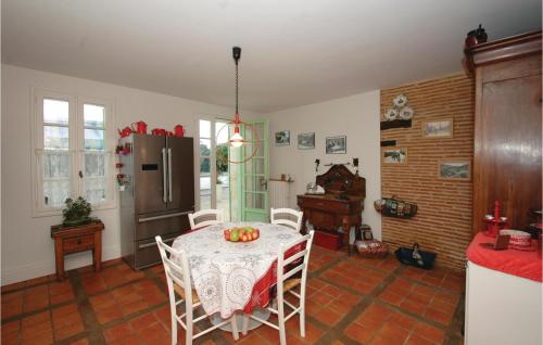 Kitchen, Stunning Home In La Force in La Force (Aquitaine) Kitchen, Stunning Home In La Force in La Force (Aquitaine)