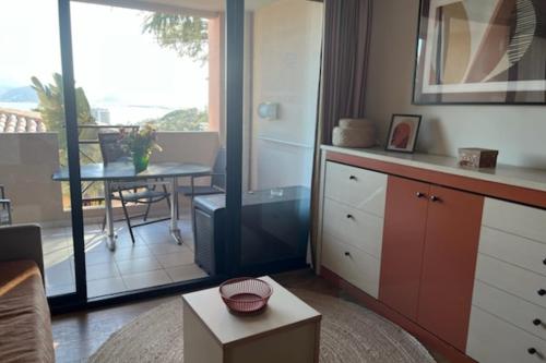 Apartment with sea view pool and beach