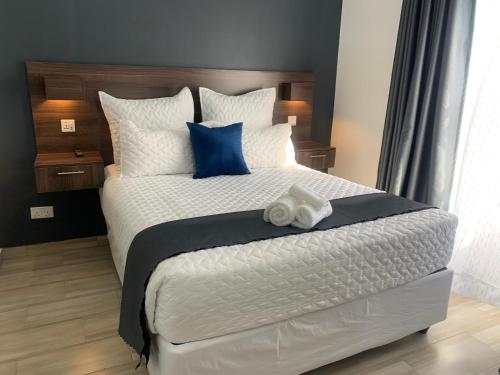 Bed, Mongi Guest House near Harare International Airport Bed, Mongi Guest House near Harare International Airport
