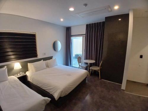Hotel Firststay Hongdae in Sinchon Hotel Firststay Hongdae in Sinchon