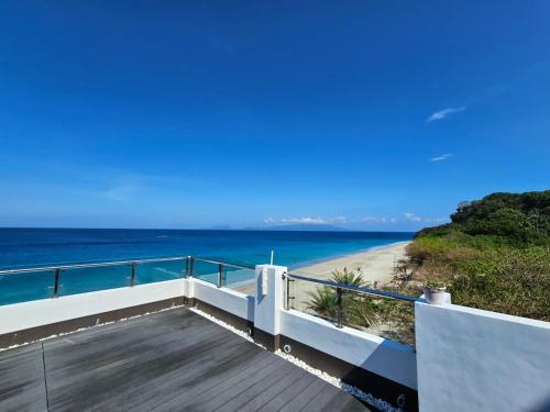 Terraza/balcón, Serenity Beach Hotel in Puerto Galera Terraza/balcón, Serenity Beach Hotel in Puerto Galera