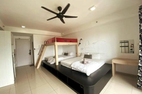 Studio 3 Queen Beds i-City by Nuriman