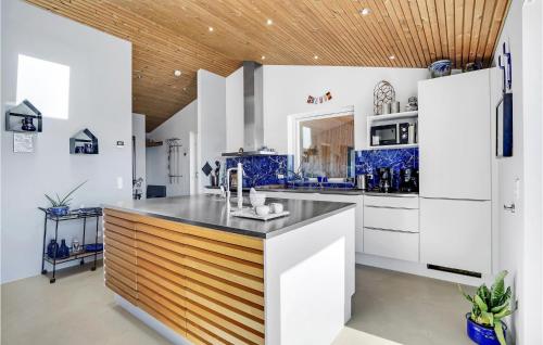 Cocina, 4 Bedroom Lovely Home In Hvide Sande in Hvide Sande Cocina, 4 Bedroom Lovely Home In Hvide Sande in Hvide Sande