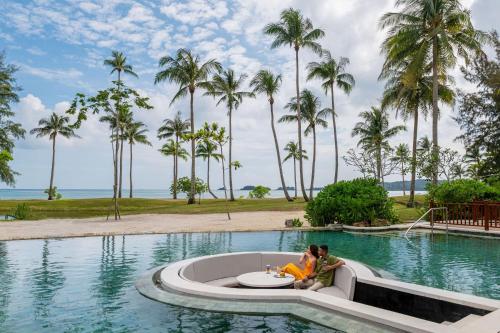 Strand, Four Points by Sheraton Bintan, Lagoi Bay in Bintan Sziget Strand, Four Points by Sheraton Bintan, Lagoi Bay in Bintan Sziget