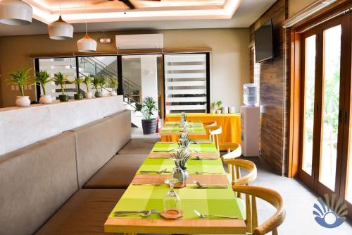 مطعم, فندق منتجع بيرل فيستا دي كورون (Pearl Vista de Coron Resort Hotel) in بالاوان مطعم, فندق منتجع بيرل فيستا دي كورون (Pearl Vista de Coron Resort Hotel) in بالاوان
